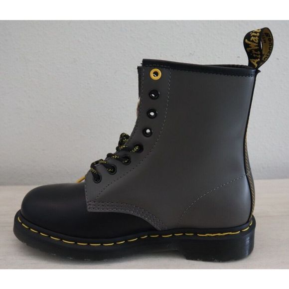 Dr. Martens LA004 Men's 6 Women's 7 Gray/Black 8-Eyelet Smooth Leather Boots - Picture 10 of 10